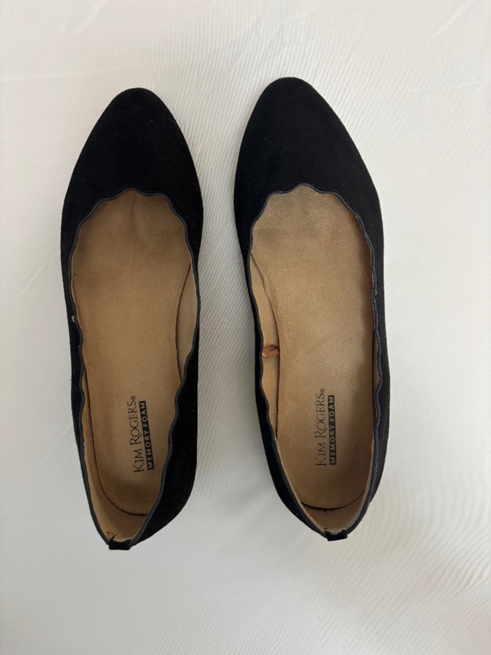 Black scalloped flat